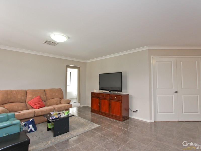 12 Evelyn Street, Floraville NSW 2280