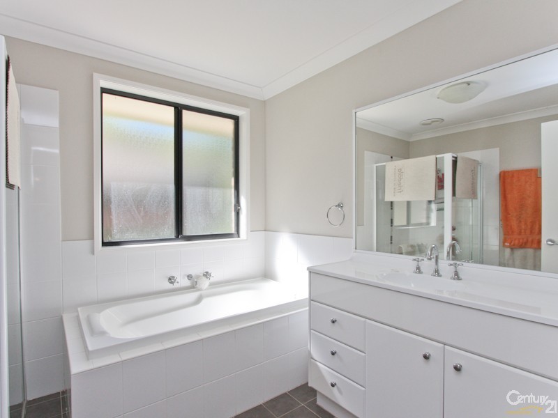 12 Evelyn Street, Floraville NSW 2280