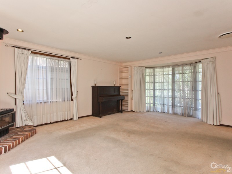 25 Yerambla Close, Eleebana NSW 2282