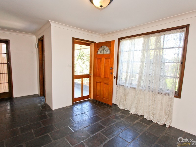 25 Yerambla Close, Eleebana NSW 2282