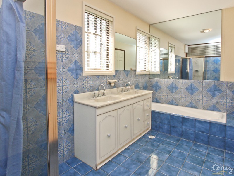 25 Yerambla Close, Eleebana NSW 2282