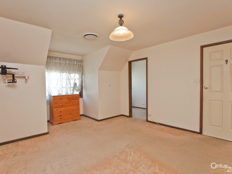 25 Yerambla Close, Eleebana NSW 2282