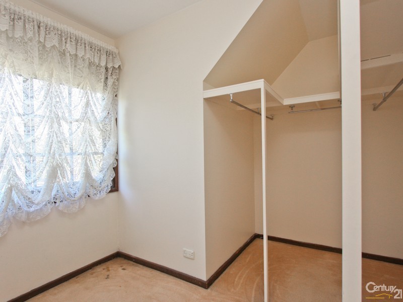 25 Yerambla Close, Eleebana NSW 2282