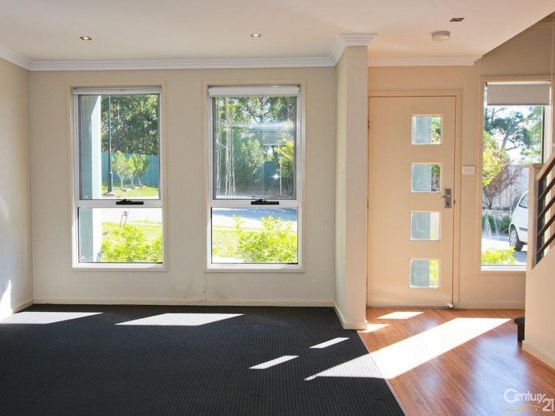 1 Japonica Place, Valentine NSW 2280