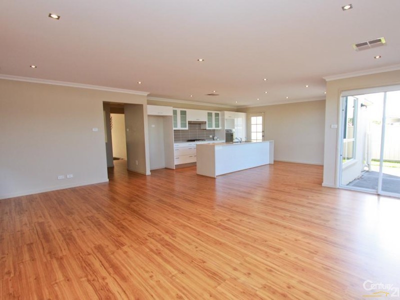 1 Japonica Place, Valentine NSW 2280
