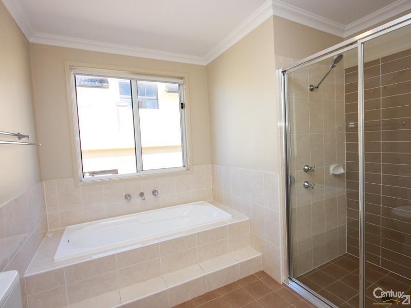 1 Japonica Place, Valentine NSW 2280