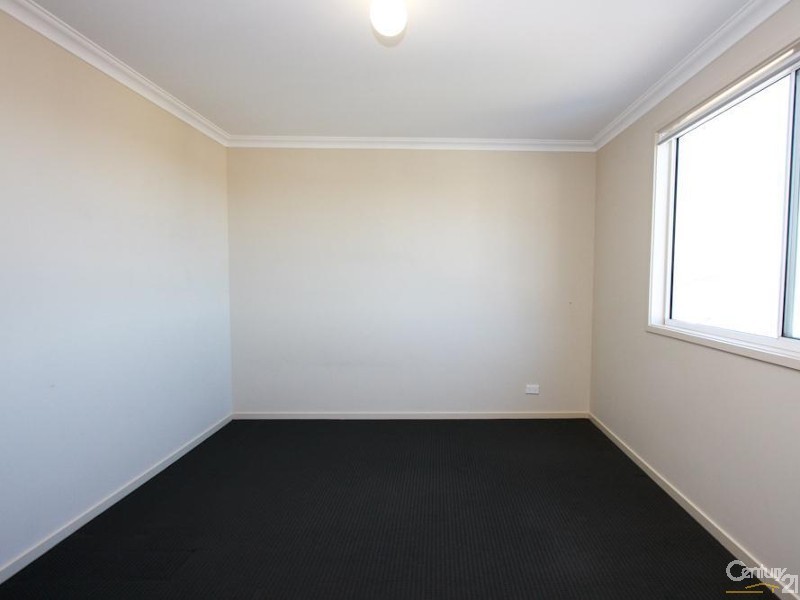 1 Japonica Place, Valentine NSW 2280