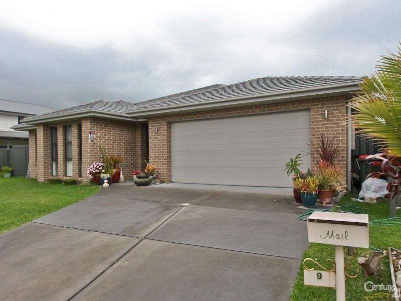 9 John Fallins Close, Belmont North NSW 2280