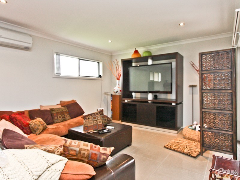 9 John Fallins Close, Belmont North NSW 2280