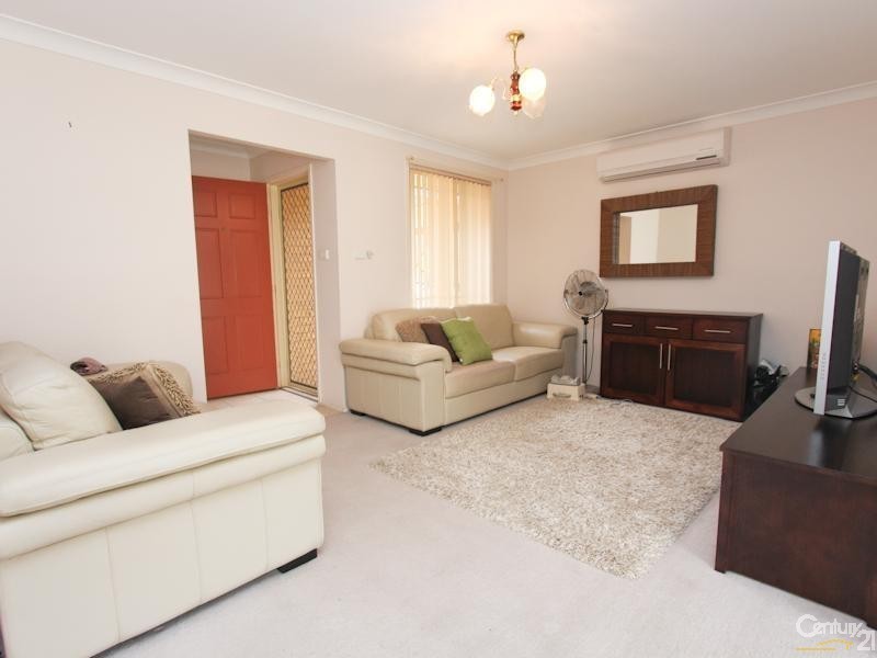 2 Gleeson crescent, Eleebana NSW 2282