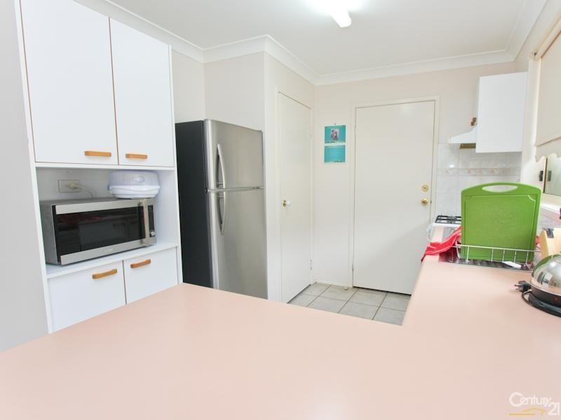 2 Gleeson crescent, Eleebana NSW 2282