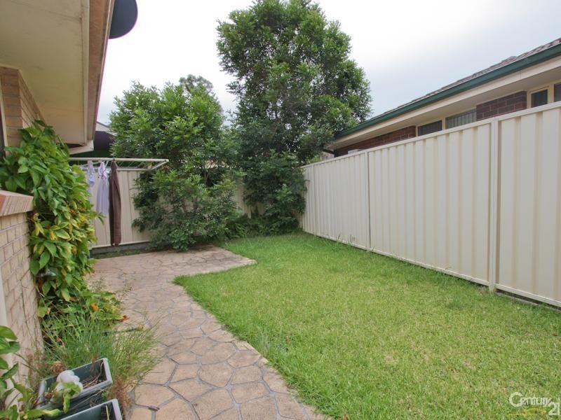 2 Gleeson crescent, Eleebana NSW 2282