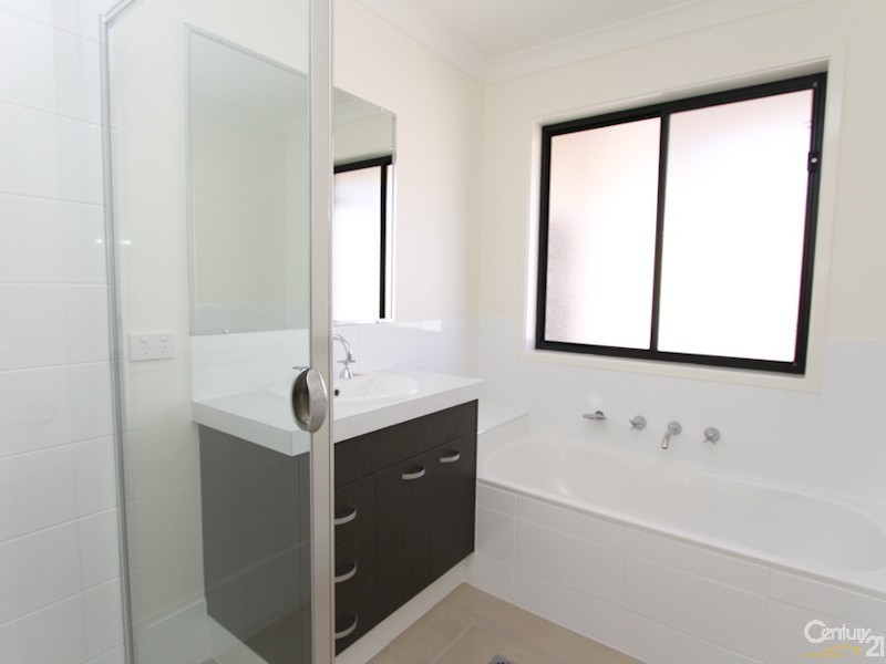 21 Nithsdle Street, Cameron Park NSW 2285