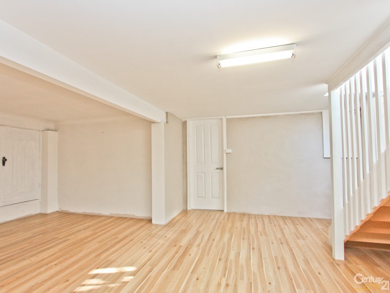 1 Harkins Street, Eleebana NSW 2282