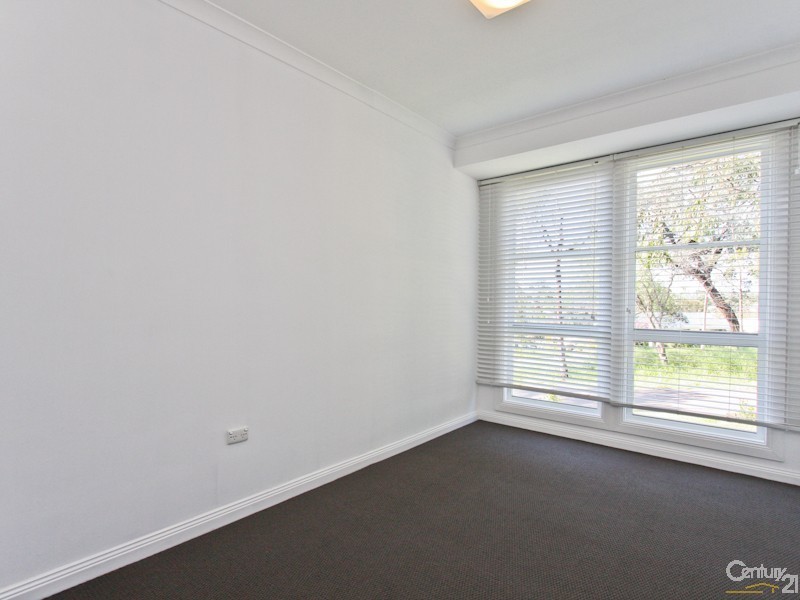 1 Harkins Street, Eleebana NSW 2282