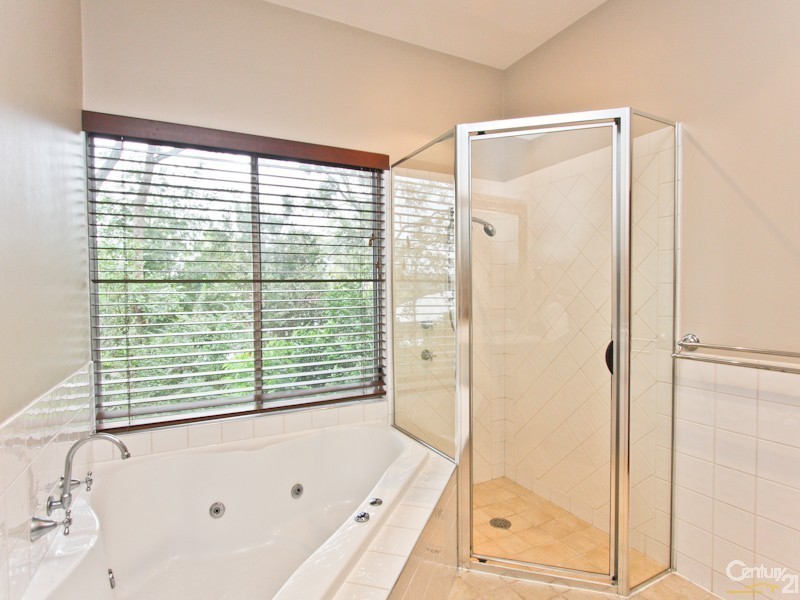 1 Lurnea Crescent, Valentine NSW 2280