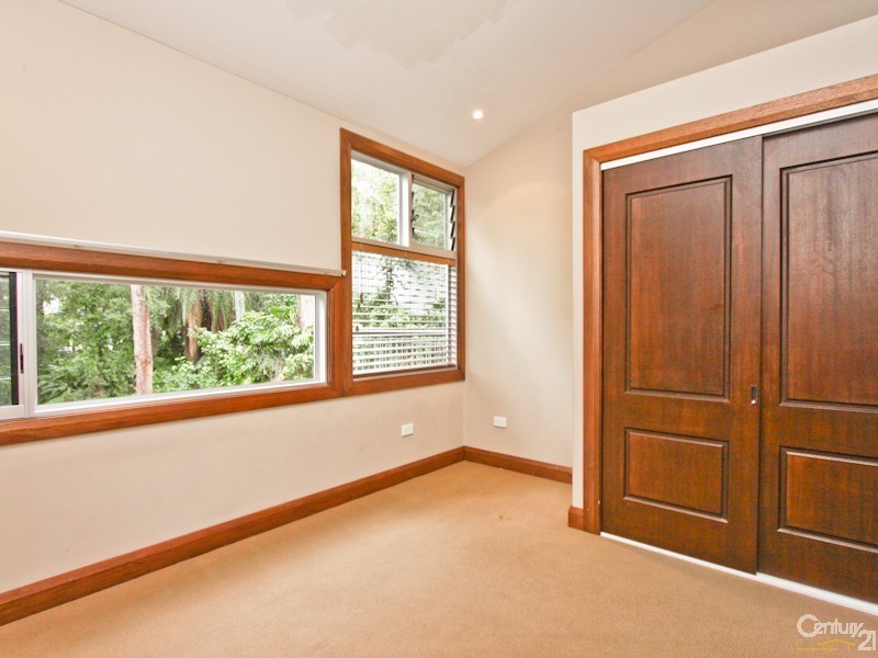 1 Lurnea Crescent, Valentine NSW 2280