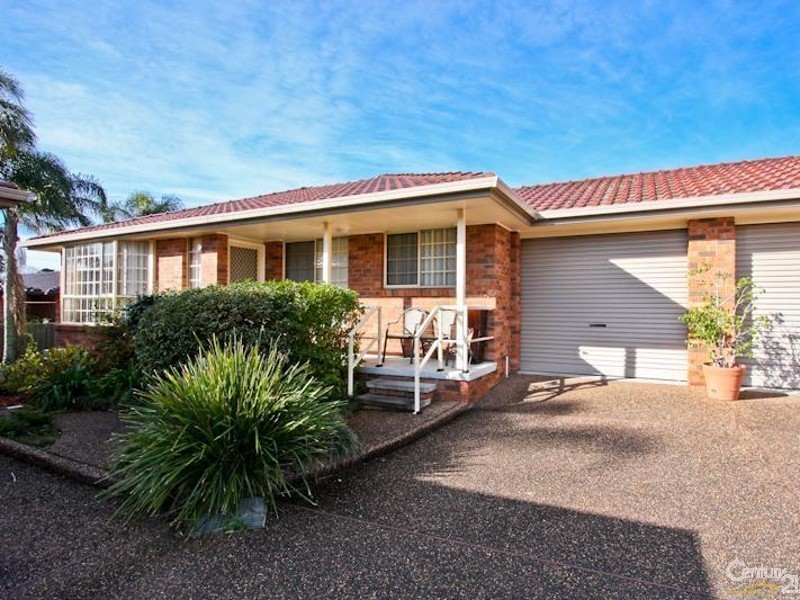 6/4 Delta Close, Eleebana NSW 2282