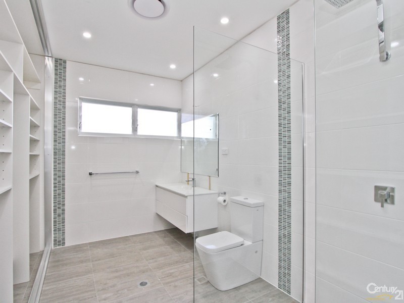 1 Eleebana, Eleebana NSW 2282