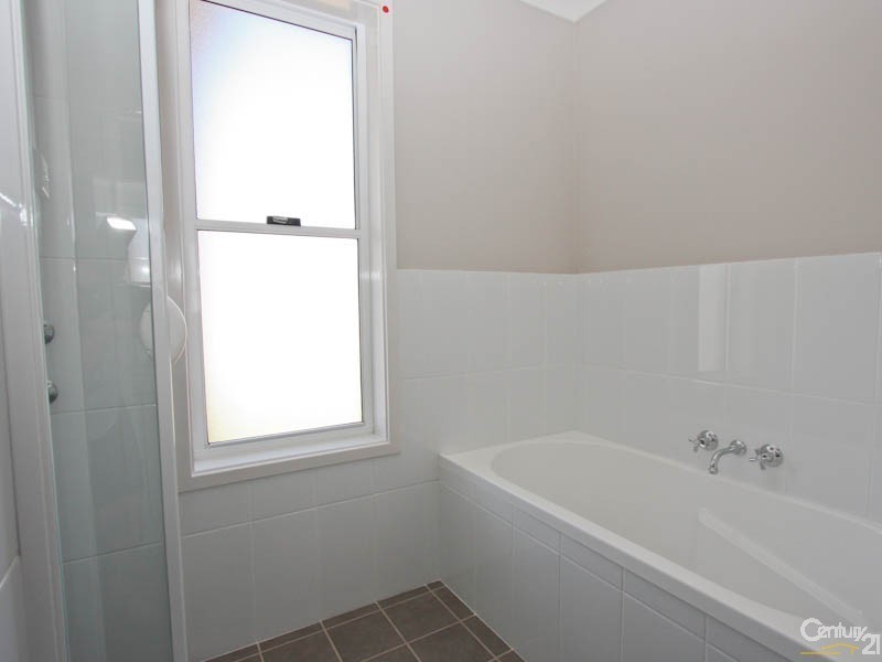 35 Harmony Crescent, Mount Hutton NSW 2290