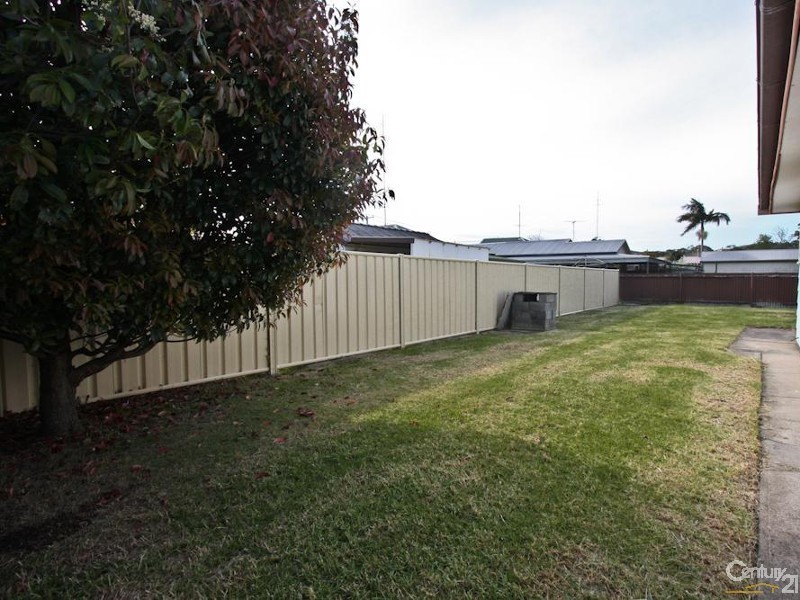 49  Maude Street, Belmont NSW 2280