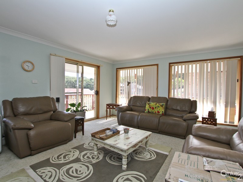 5 Kerrigan Close, Eleebana NSW 2282