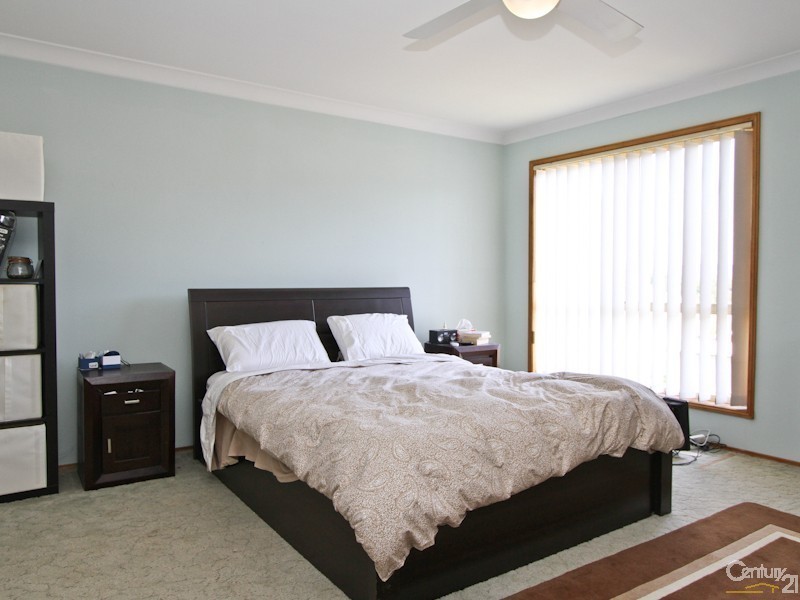 5 Kerrigan Close, Eleebana NSW 2282