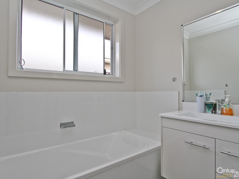 2 John Fallins Close, Belmont North NSW 2280