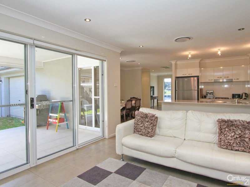 32 John Darling Avenue, Belmont North NSW 2280