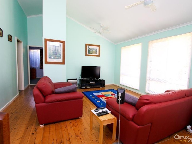 34 Allambee Place, Valentine NSW 2280