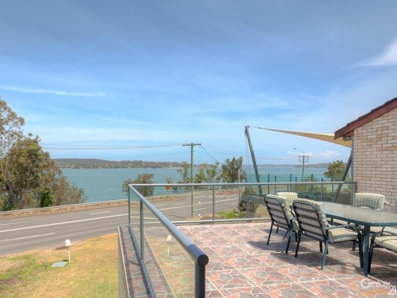 2/348 The Esplanade, Speers Point NSW 2284
