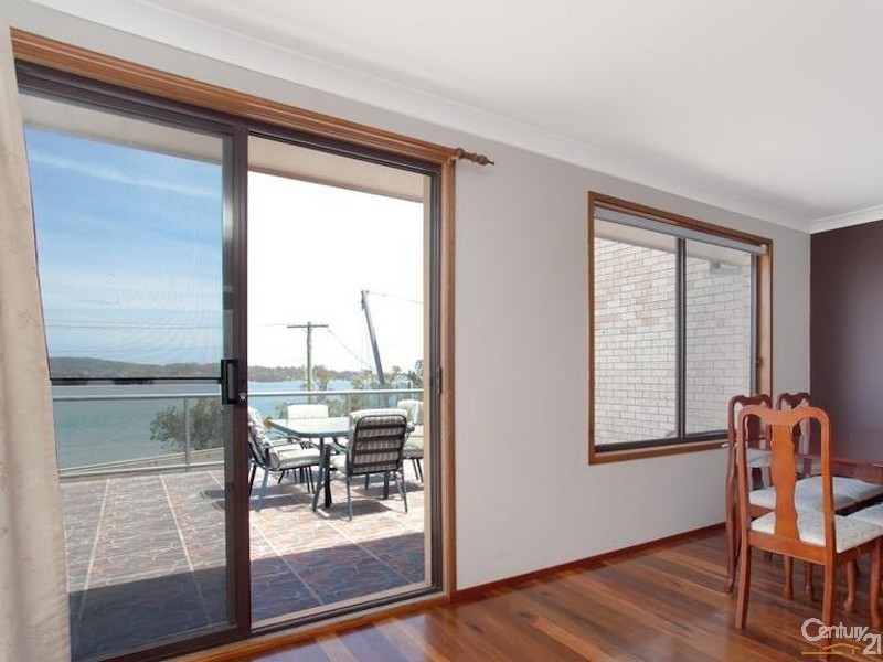 2/348 The Esplanade, Speers Point NSW 2284