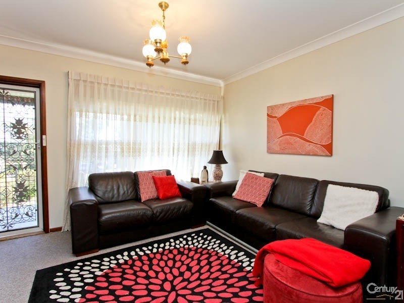7 Berringar Road, Valentine NSW 2280
