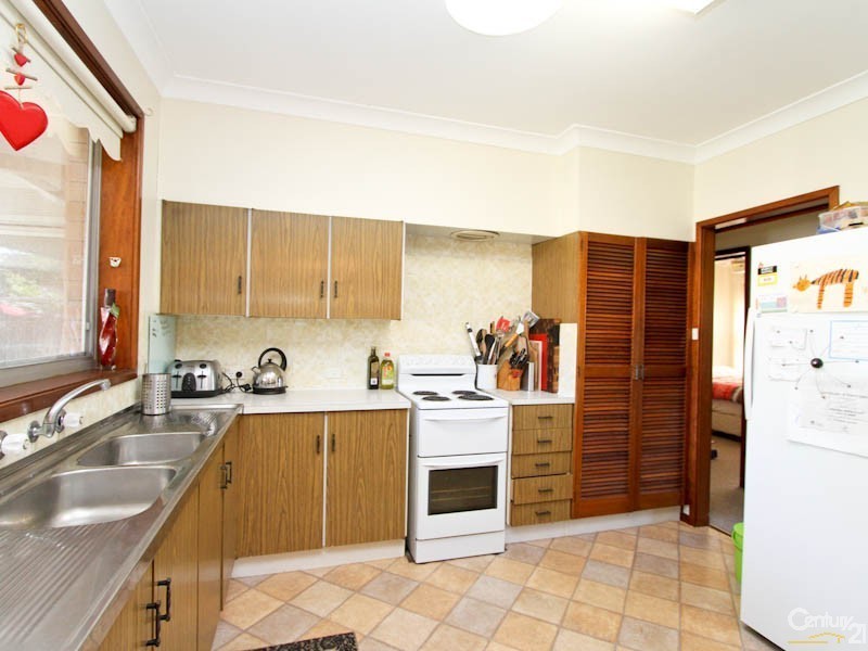 7 Berringar Road, Valentine NSW 2280