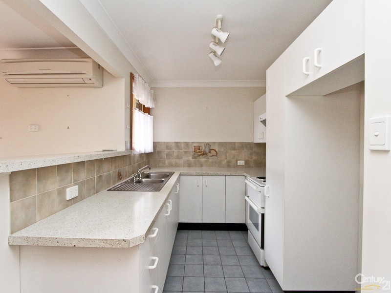 2/68  Queen Street, Warners Bay NSW 2282