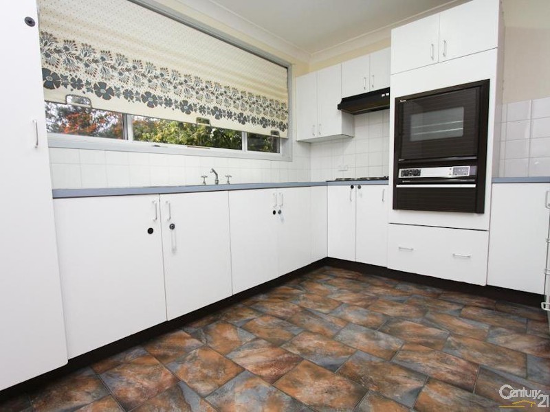 7 Suffolk Drive, Valentine NSW 2280