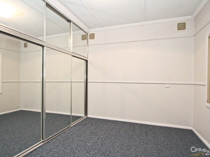 26 Tallawalla Road, Valentine NSW 2280