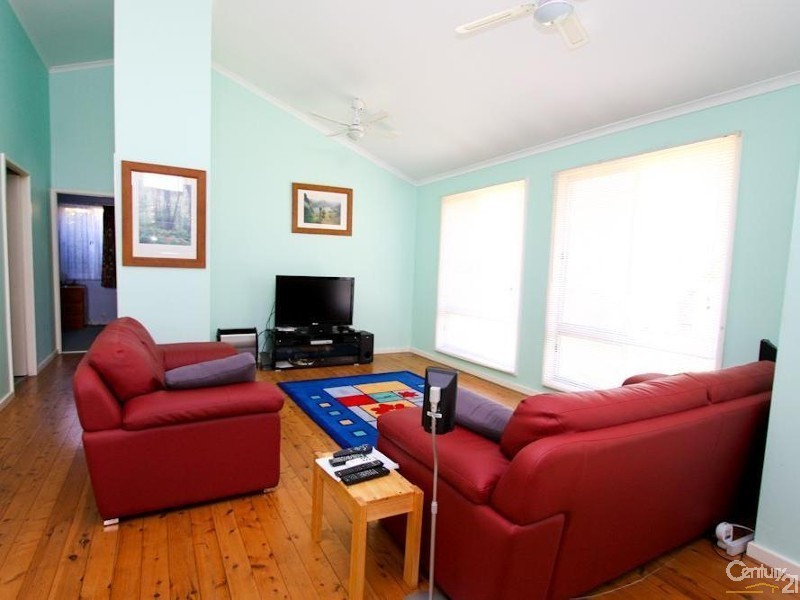 34 Allambee Place, Valentine NSW 2280
