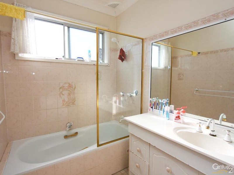 34 Allambee Place, Valentine NSW 2280