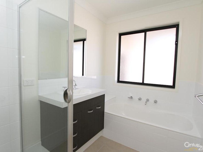 21 Nithsdle Street, Cameron Park NSW 2285