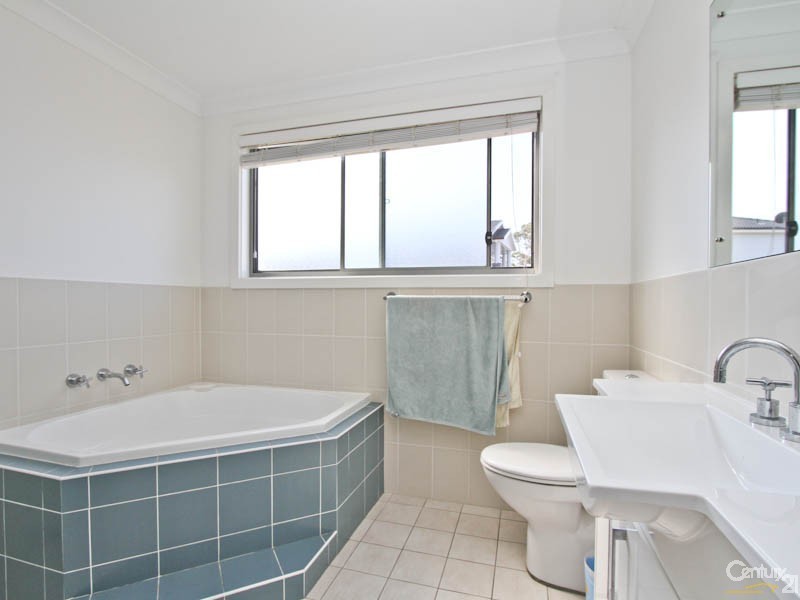 16 The Hill, Valentine NSW 2280