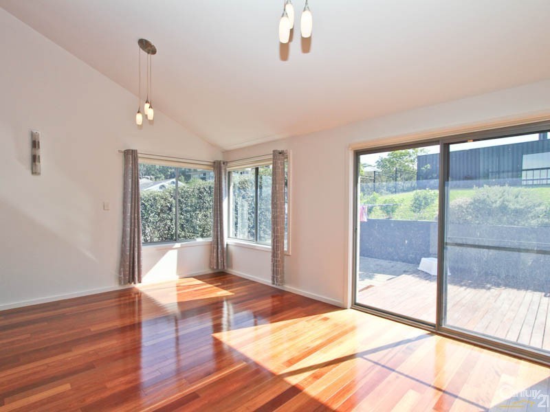 16 The Hill, Valentine NSW 2280