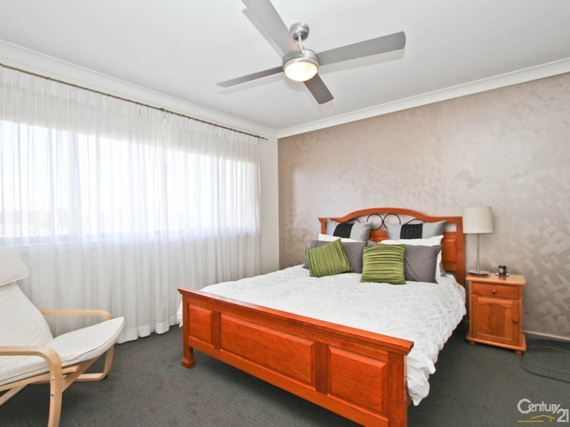 16 The Hill, Valentine NSW 2280
