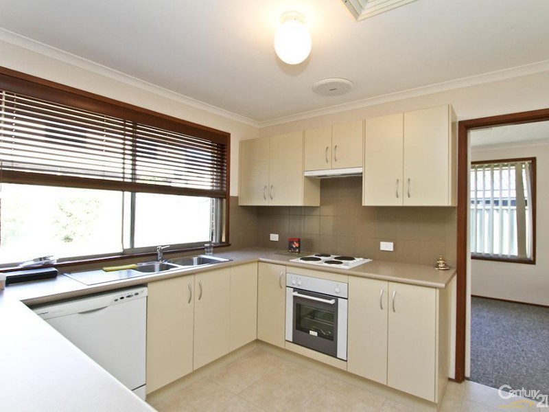 32 Murray Street, Eleebana NSW 2282