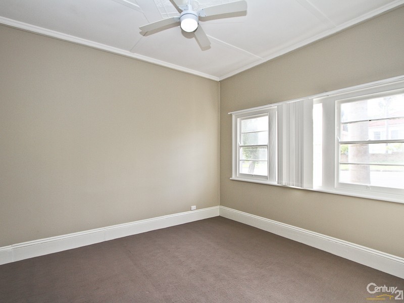 28 Evans Street, Belmont NSW 2280