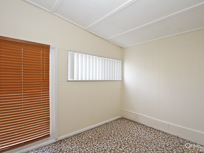 28 Evans Street, Belmont NSW 2280