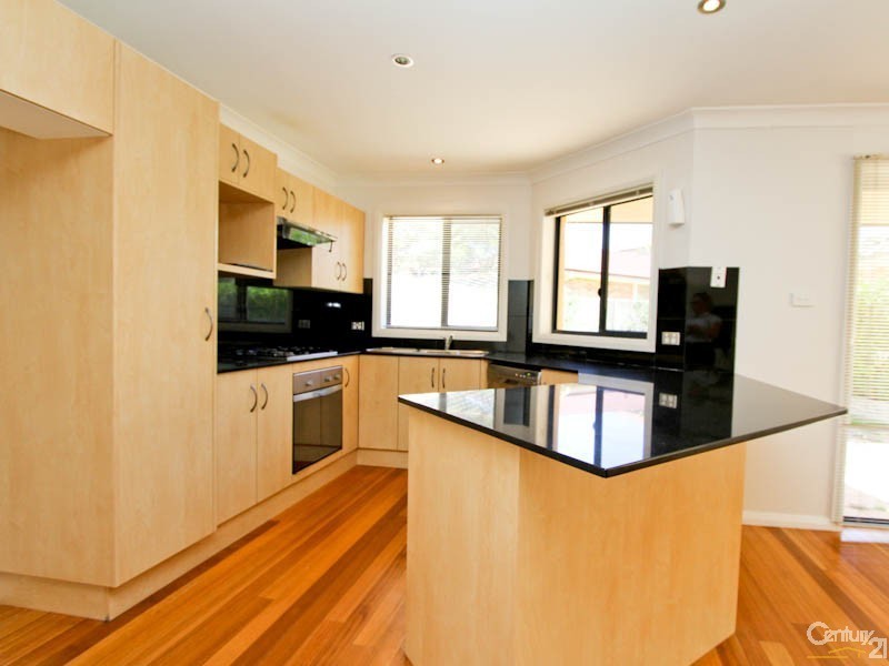 2/18 Geraldton Drive, Redhead NSW 2290