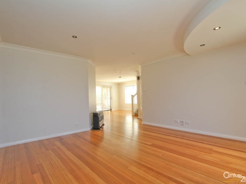 2/18 Geraldton Drive, Redhead NSW 2290