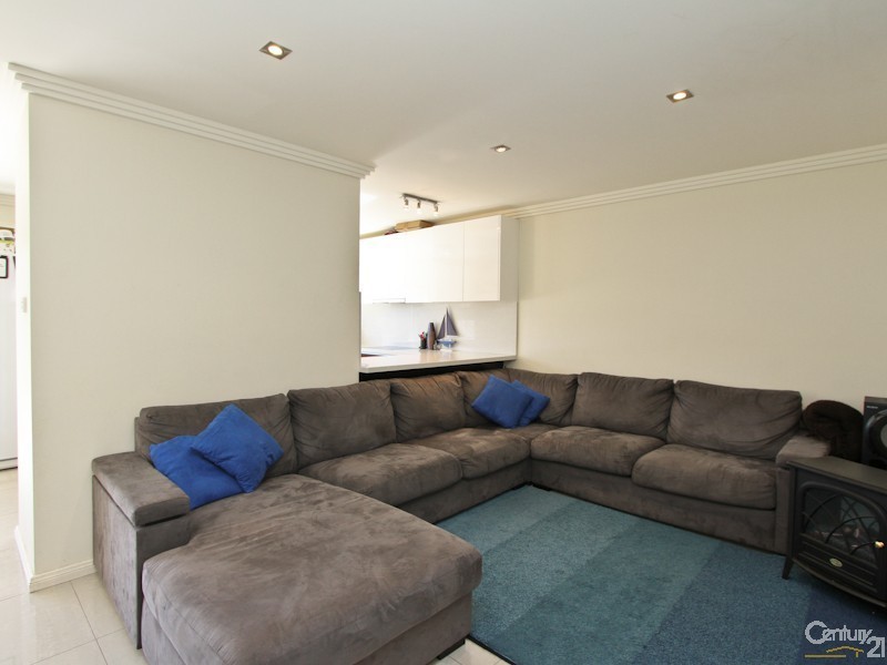 2 Jean Street, Belmont NSW 2280