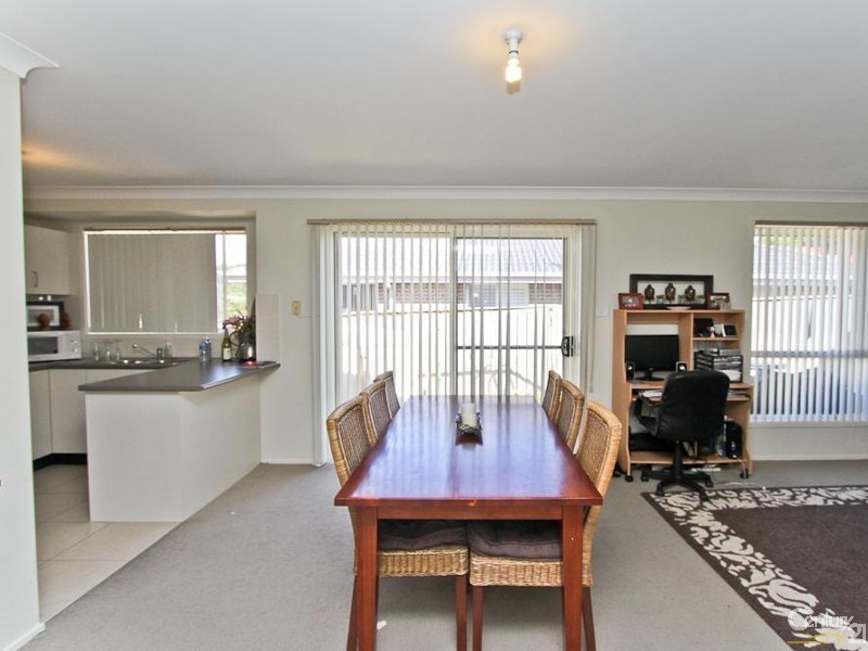 7 Harmony Crescent, Mount Hutton NSW 2290